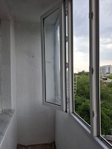 срочно продаётся 1 комнатная квартира в районе ошского рынка по улице кенсуйская: 14 м², Без мебели