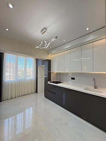 pencere ucun setka: Sifarişlə mətbəx dəsti, Özü çəkən petlələr, Mat laminat — 1