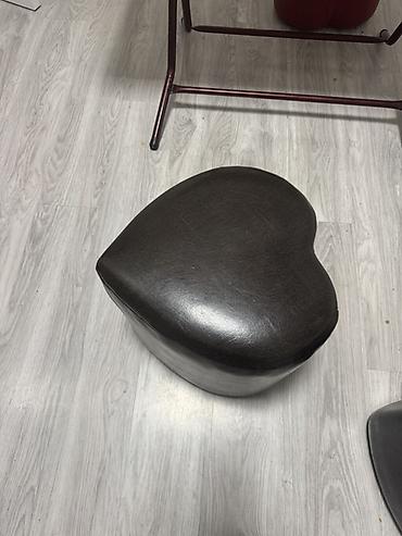 iwlenmiw divan kreslo: İşlənmiş, Pufik oturacaq, Süni dəri, rəng - Qırmızı, Kredit yoxdur, Çatdırılma yoxdur — 4