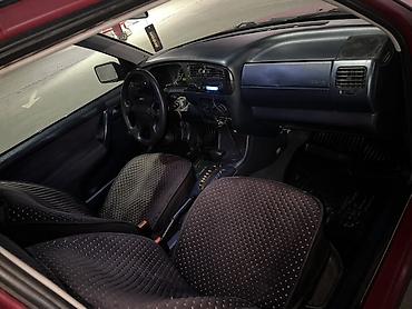 эска 8: Volkswagen Golf: 1994 г., 1.8 л, Автомат, Бензин, Хэтчбэк — 5