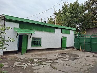 Продажа коттеджей и домов: Продаётся жилой дом с большим двором и хозяйственными постройками — 13
