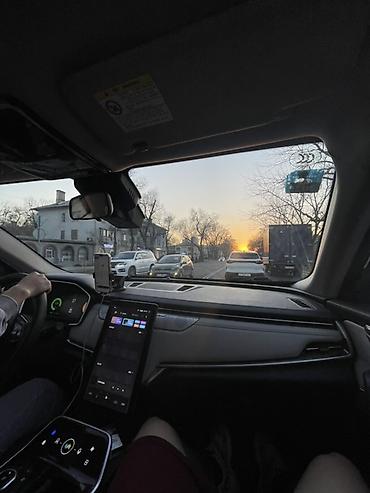 Другой электротранспорт: Электромобиль кроссовер (белый) - Кузов: компактный 5‑дверный — 4