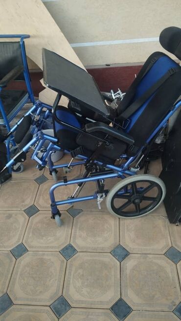 Биотуалеты для людей с инвалидностью: Инвалидные кресла-туалеты на колесах (несколько комплектов и — 15