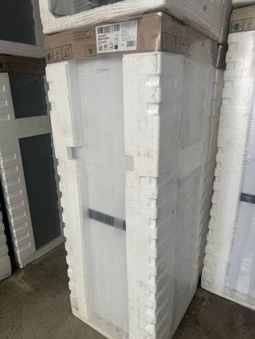 Холодильники: Холодильник Indesit, Новый, Двухкамерный, De frost (капельный), 60 * 185 * 60 — 11