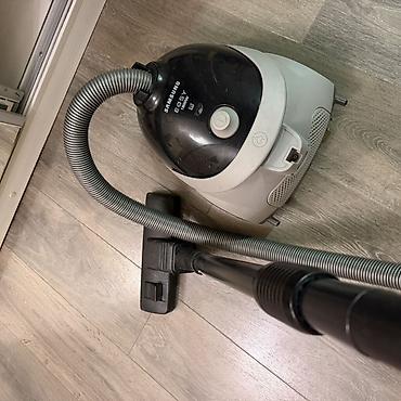 Пылесос Samsung EQSY, 1800 W Продаю пылесос Samsung в рабочем
