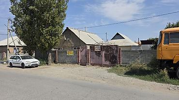 Продаётся угловой участок с домом. подходит для бизнеса. Документы