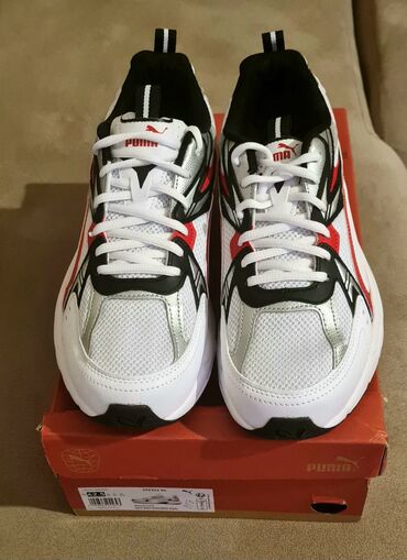Ботинки: Puma Milenio Tech ağgümüşüqırmızı rənglərin qarışığıdır