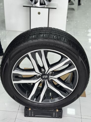 kredit masin tekerleri: Новый Колесо Hyundai 245 / 50 / R 20, 5 Болтов