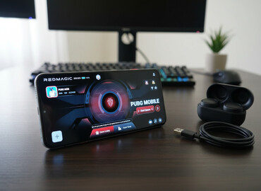 ZTE: ZTE Nubia Red Magic 7S Pro, 512 GB, rəng - Boz, Qırıq, Düyməli, Sensor -da lalafo.az — 1 ZTE: ZTE Nubia Red Magic 7S Pro, 512 GB, rəng - Boz, Qırıq, Düyməli, Sensor — 1