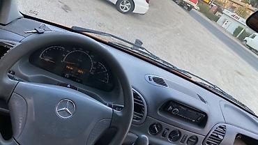 скутар макси: Mercedes-Benz Sprinter (CDI), оранжевый, бортовой/грузовой. Основные — 8