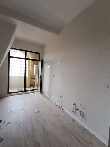 Uzunmüddətli kirayə mənzillər: Sumqayıt şəhəri Bulvar Mirvaridən qanuni 3 otaqlı mənzil boş vəziyətdə — 3