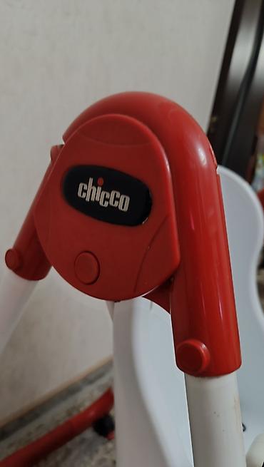 автолюльку chicco: Стульчик для кормления Chicco (красно-белый) - Удобный широкий поднос — 6