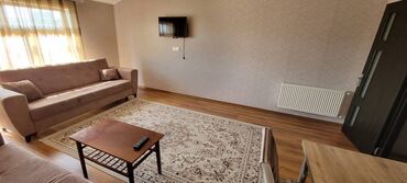 Uzunmüddətli kirayə mənzillər: Elimlər metrosunun çıxısında 17 mertebeli binanın 17-ci mərtəbəsində — 1