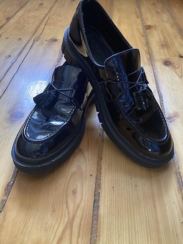 enli şalvar modelleri: Qara laklı loaferlər – KYPER’TOR - Model: klassik tassel loafer - — 1