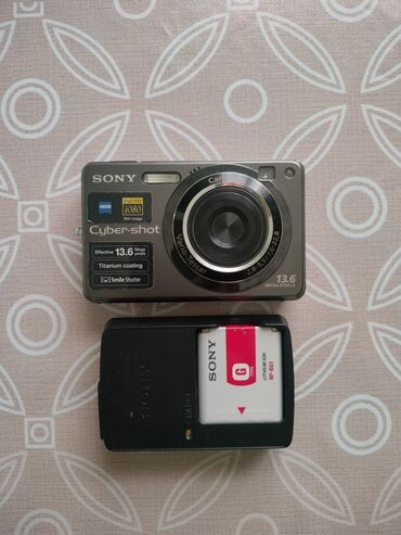 canon mark 3: Sony kamera fotoaparat karti adapteri, batareyası var. islek