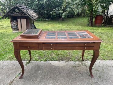 Stilske vitrine: Vitrina-sto za izlaganje nakita, satova ili kolekcionarskih predmeta — 7