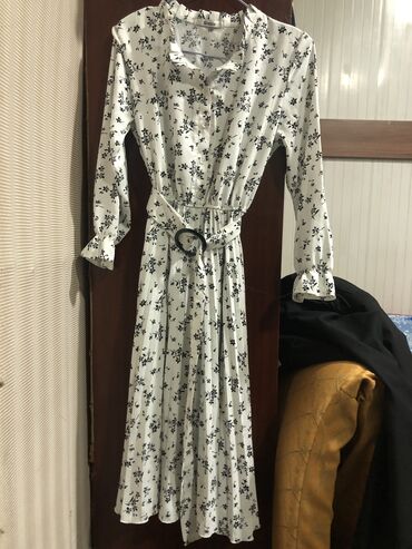 платье с белым воротником: Повседневное платье, Осень-весна, Длинная модель, XL (EU 42), 2XL (EU 44)
