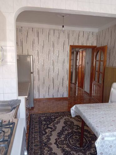 Uzunmüddətli kirayə mənzillər: Həzi Aslanovda metrosnun ustundə 9/5 mərtbəsində 2 otaqlı əşyalı — 9