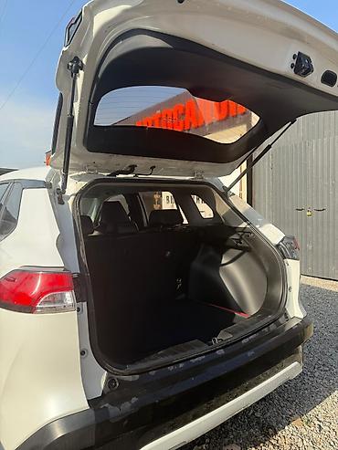 Toyota: Toyota : 2022 г., 2 л, Автомат, Бензин, Кроссовер — 7