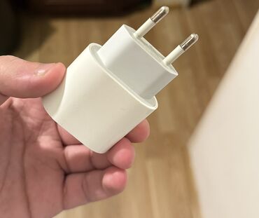 Adapterlər: Adapter Apple, 20 Vt