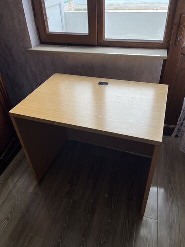 puf oturacaq: Yazı masası, İşlənmiş, Açılmayan, Dördbucaq masa