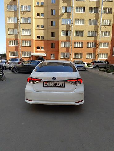ленд круизер прадо: Toyota Corolla: 2019 г., 1.8 л, Вариатор, Гибрид, Седан — 4