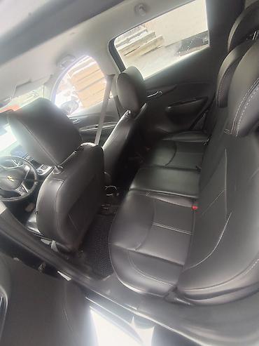 Chevrolet: Chevrolet Spark: 2017 г., 1 л, Автомат, Хэтчбэк — 3