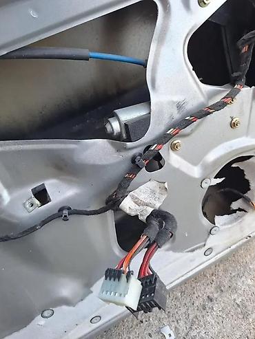 auto otpad vrbas: LANCIA Y PODIZAC STAKLA SA MOTORICEM | Podizac stakla sa motoricem — 2
