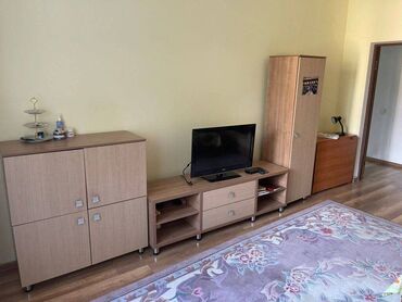 тыныстанова токтогула: 2 комнаты, 50 м², Индивидуалка, 2 этаж, Косметический ремонт