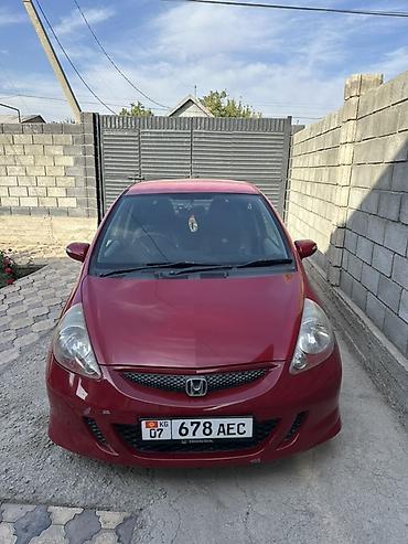 Продажа авто: Honda Fit: 2005 г., 1.3 л, Автомат, Бензин, Хэтчбэк — 2