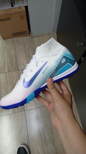 Бутсы: Футбольные бутсы/сороконожки с микрошипами для игры на искусственном — 1