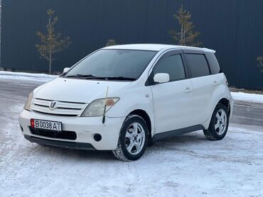 Toyota: Toyota ist: 2004 г., 1.3 л, Автомат, Бензин, Хэтчбэк