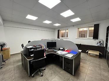 Продажа офисов: Продажа офисов 275 м², С ремонтом, С мебелью, Многоэтажное здание, Цокольный этаж этаж — 5