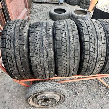 Шины: Шины 215 / 45 / R 17, Зима, Б/у, Комплект, Легковые, Япония, Bridgestone