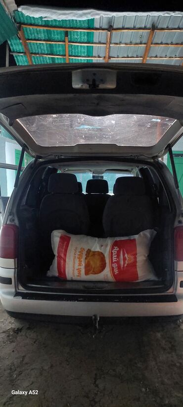 Volkswagen: Volkswagen Sharan: 2000 г., 2 л, Механика, Бензин, Минивэн — 15