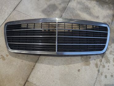 Oblisovkalar, barmaqlıqlar: Mercedes-Benz 211, 2001 il, Almaniya
