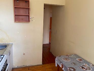 kiraye evler 2023 ecemi: 9cu məhəllede 3 mərtəbəli stalika binanın 1ci mərtəbəsində (belyetaj) — 5