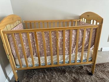bunk bed: Детская кроватка из натурального дерева с комплектом текстиля — 1