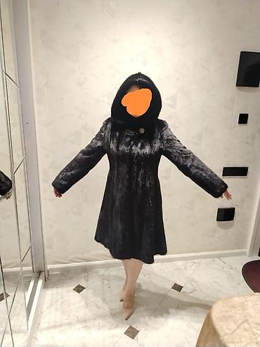 kurkalar: Qadınlar üçün qara rəngli kürk palto - Model: A-kesim, dizdən aşağı — 4