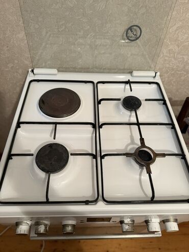 işdənmiş mebelər: Qaz peçi 450 azn Divan kreslo 350 Servant 250 azn Endirim olacaq