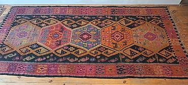 justfog minifit s: Salam bu kilim 50 ci ildə toxunub təmiz yundu saçaqlarıda yundu — 2