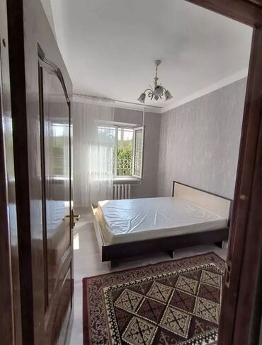 chehly na stulja i skaterti: 2 комнаты, 55 м², 106 серия, 1 этаж