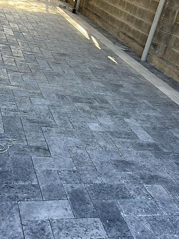плита покрытия: Тротуарная плитка серого цвета с фактурной поверхностью под — 10