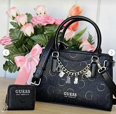 Çantalar: GUESS Los Angeles qadın çantası – 155€ - Rəng: qara - Material — 2