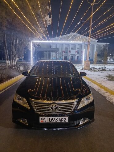 срочно продаю в связи с переездом: Toyota Camry: 2011 г., 2.4 л, Типтроник, Бензин, Седан