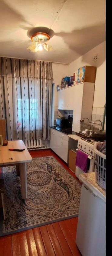 сдаю квартиру в частном доме: 60 м², 3 комнаты, Забор, огорожен