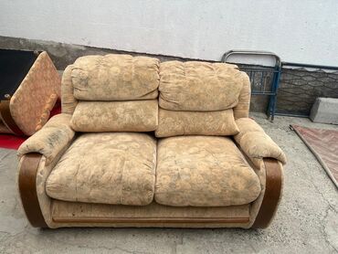 мебель аламидин: Прямой диван, цвет - Бежевый, Б/у