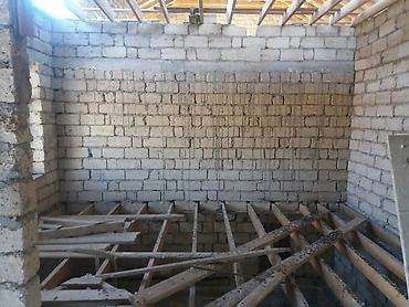 kohne mebel aliram 2026: 130 m² sahəli, 6 otaqlı fərdi ev layihəsi. Daş divarlı tikili, möhkəm — 4