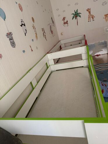 Mebel: Oğlan və qız üçün, İşlənmiş, Çarpayı, Bazasız, Matras ilə, Siyirməsiz