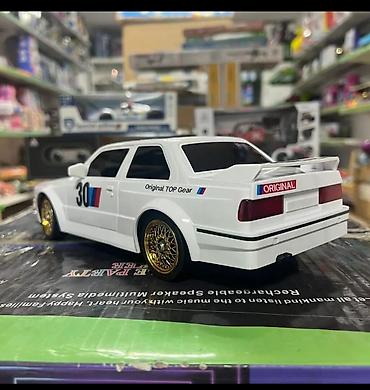 Игрушки: Радиоуправляемый дрифт‑автомобиль 1:24 (стиль легендарного купе) — 4